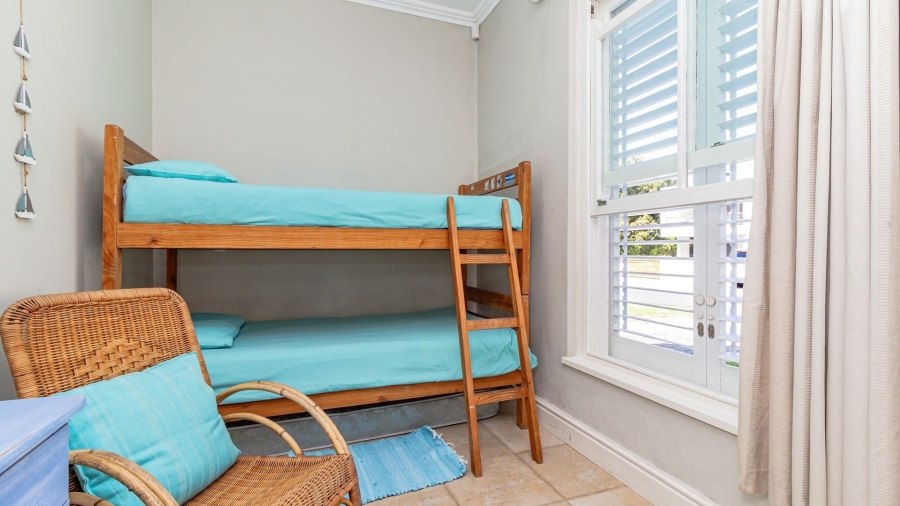 To Let 5 Bedroom Property for Rent in Onrus Western Cape